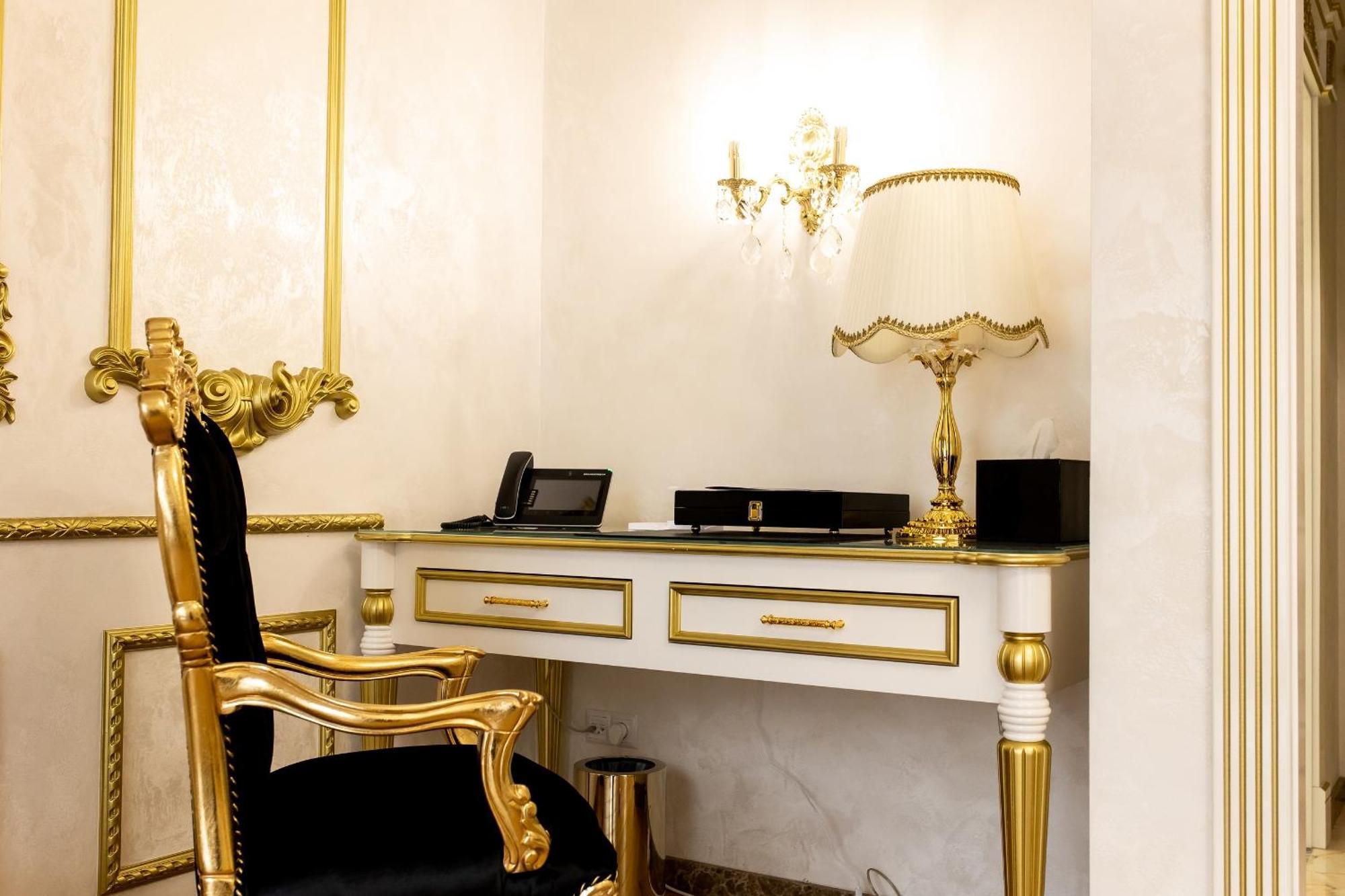 Royal Palace Luxury Hotel And Spa Khmelʼnytsʼkyy Cameră foto