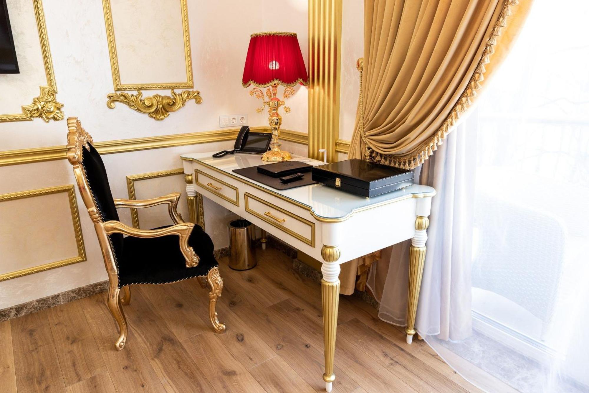 Royal Palace Luxury Hotel And Spa Khmelʼnytsʼkyy Cameră foto
